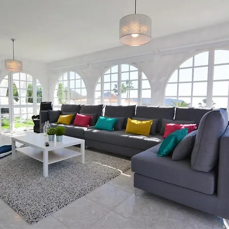 Дом отдыха Tenerife Chalet Chayofa Carmela With Common Pool Плая-де-лас-Америкас